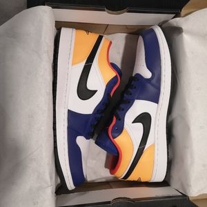 Air Jordan 1 Low Yellow Royale